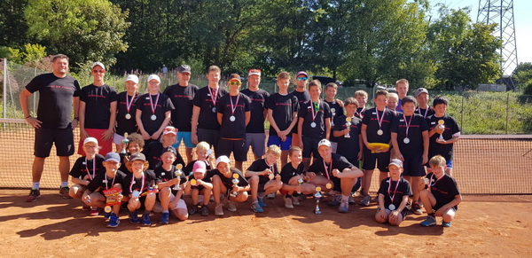 Die Camp-Teilnehmer und Trainer